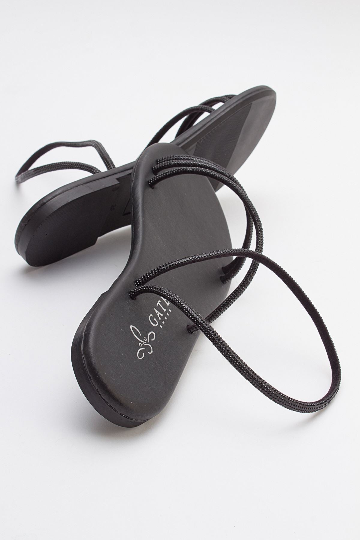 Breta Kristal Parlak Taşlı Alçak Tabanlı Kadın Sandalet Gate Shoes-siyah