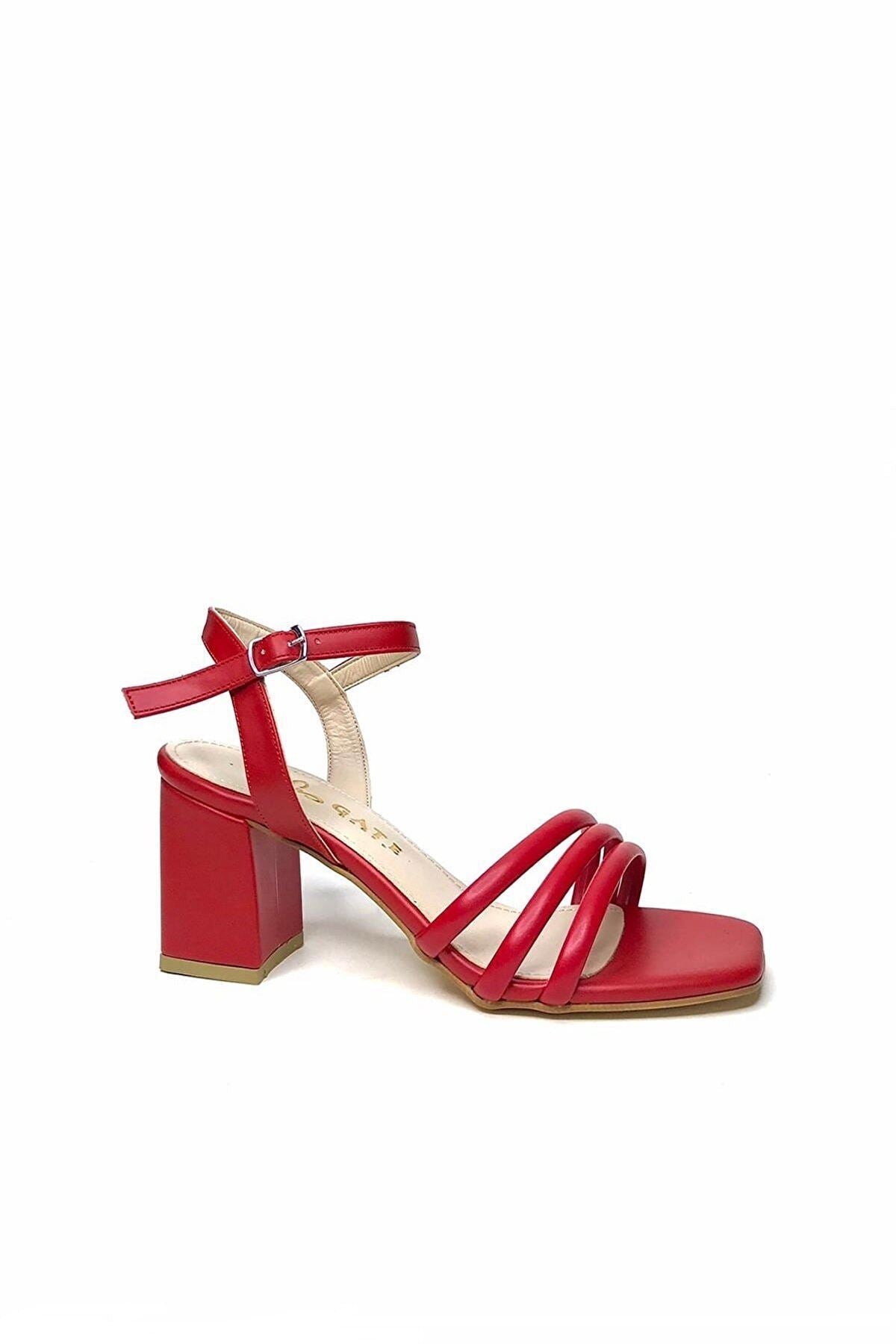 Luis Gate Shoes Kadın Kırmızı Bantlı 5 cm Topuklu Sandalet